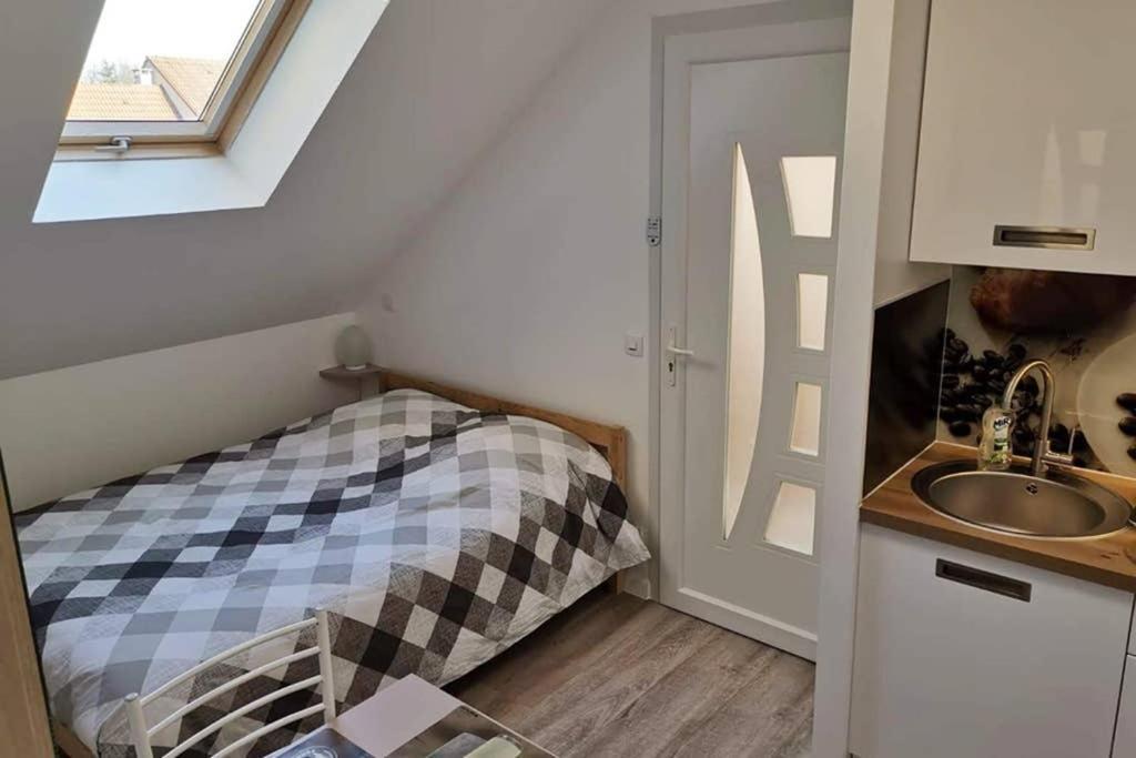 Studio Cosy Douillet Et Fonctionnel Leilighet Savigny-le-Temple Eksteriør bilde